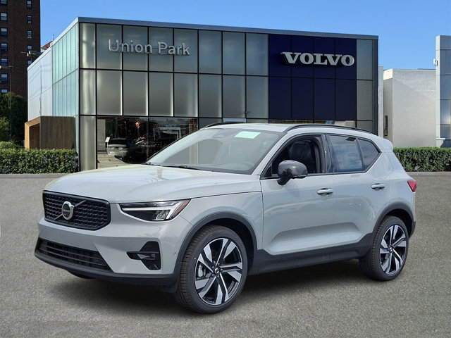 New 2026 Volvo XC40 Plus