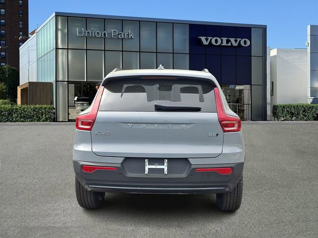 2026 Volvo XC40 PLUS — фото 5