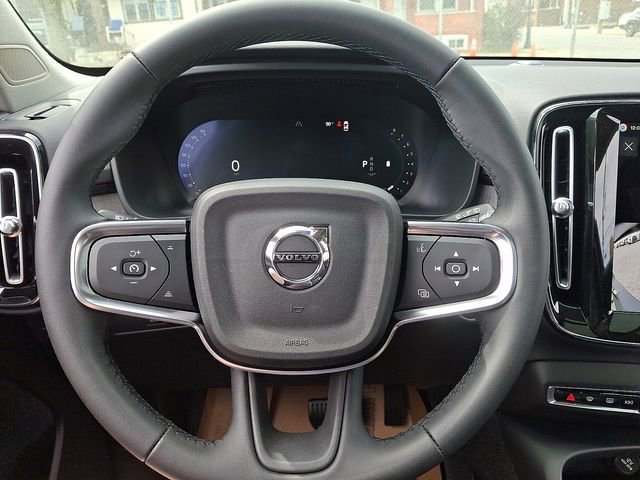 2026 Volvo XC40 PLUS — миниатюра 17