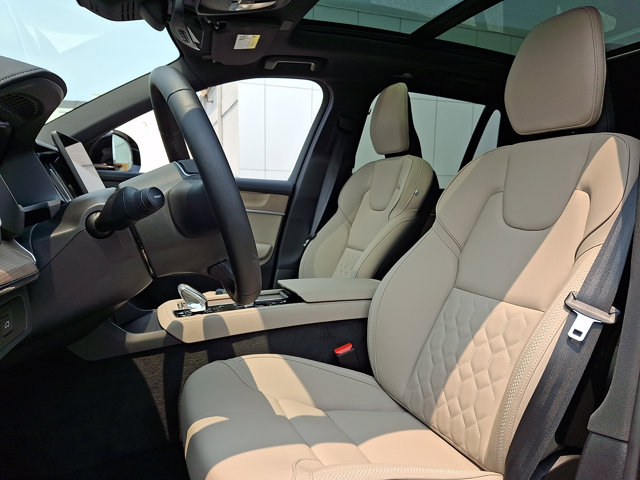 2026 Volvo XC90 CORE 照片 12