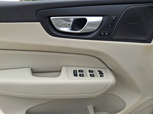 صورة مصغرة 11 لـ 2024 Volvo XC60 RECHARGE PLUG-IN HYBRID PLUS DARK THEME