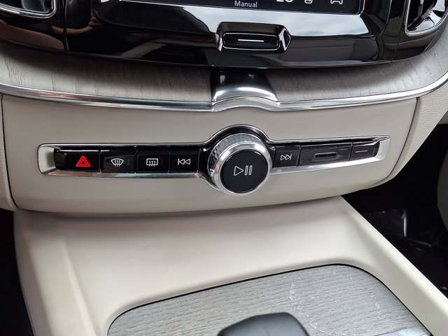 صورة مصغرة 15 لـ 2024 Volvo XC60 RECHARGE PLUG-IN HYBRID PLUS DARK THEME