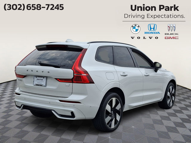 صورة 4 لـ 2024 Volvo XC60 RECHARGE PLUG-IN HYBRID PLUS DARK THEME