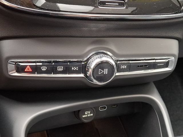 صورة مصغرة 30 لـ 2026 Volvo XC40 CORE