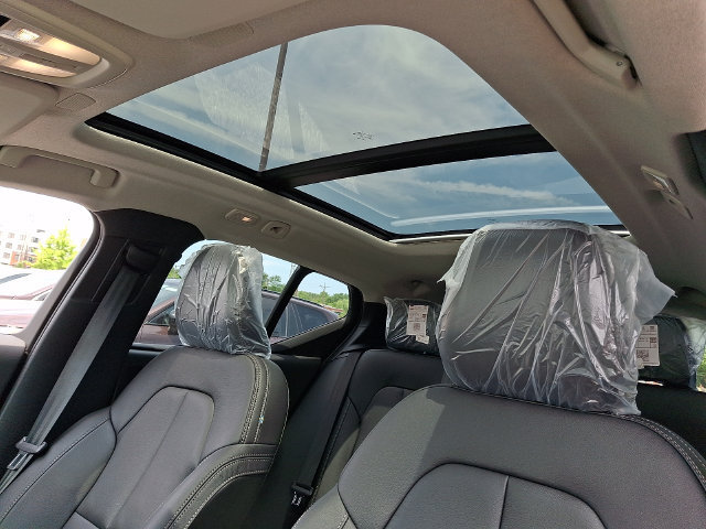 صورة مصغرة 13 لـ 2026 Volvo XC40 CORE