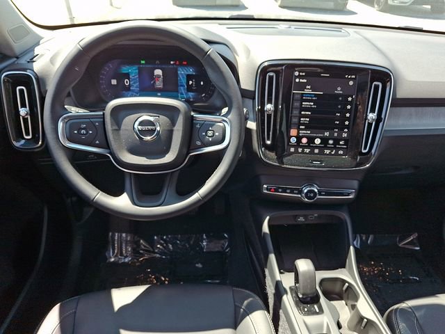 2026 Volvo XC40 CORE photo 10