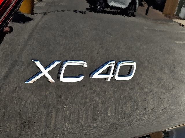 2026 Volvo XC40 CORE thumbnail 29