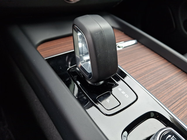 صورة مصغرة 16 لـ 2023 Volvo XC60 PLUS BRIGHT THEME