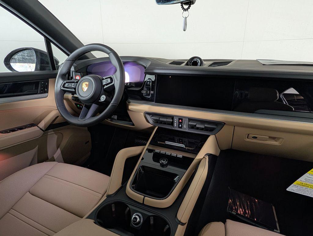 2026 Porsche CAYENNE thumbnail 22