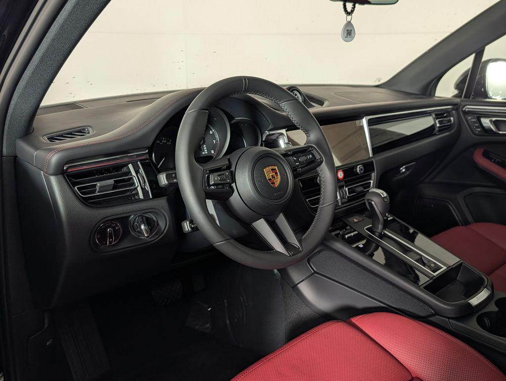 2026 Porsche MACAN — фото 4