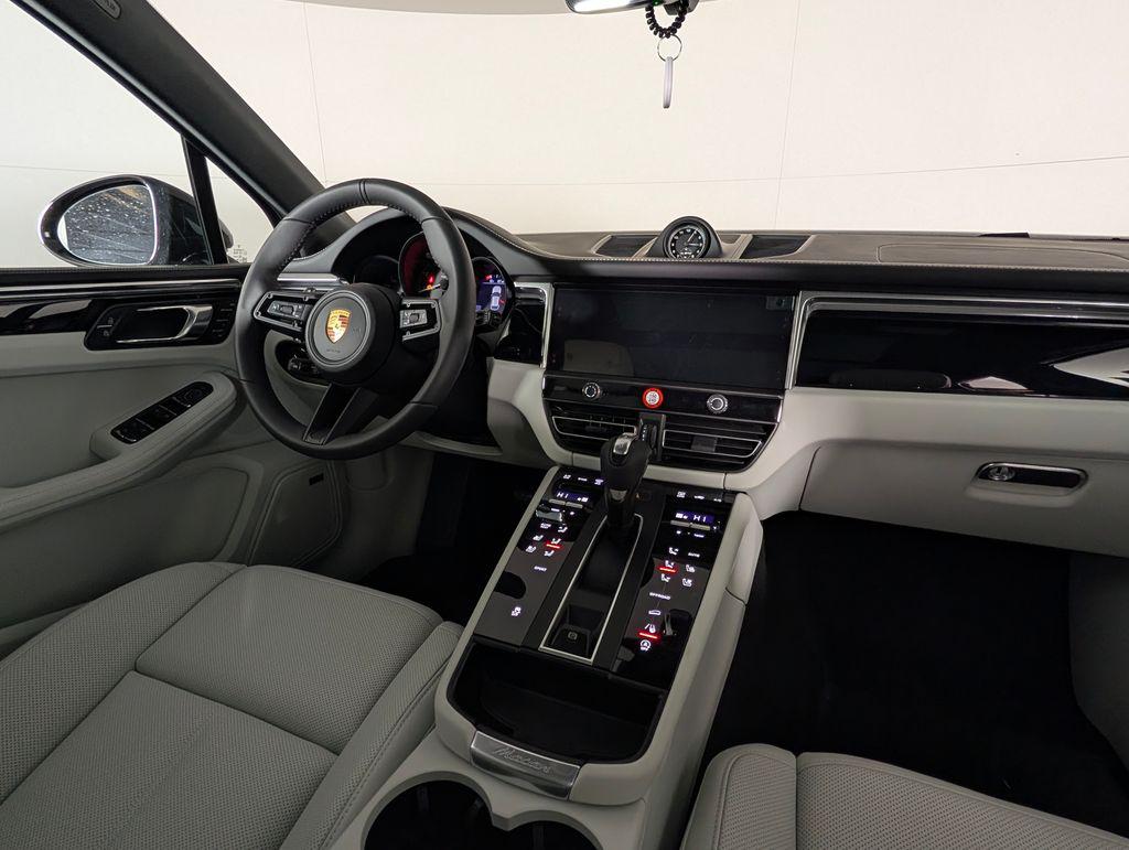 2026 Porsche MACAN — миниатюра 22