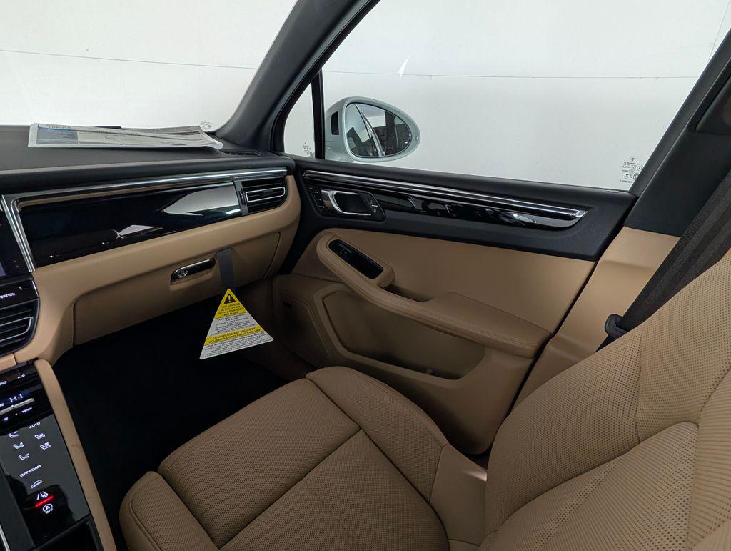 2026 Porsche MACAN — миниатюра 23