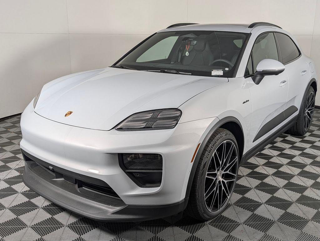 New 2026 Porsche Macan Macan Electric
