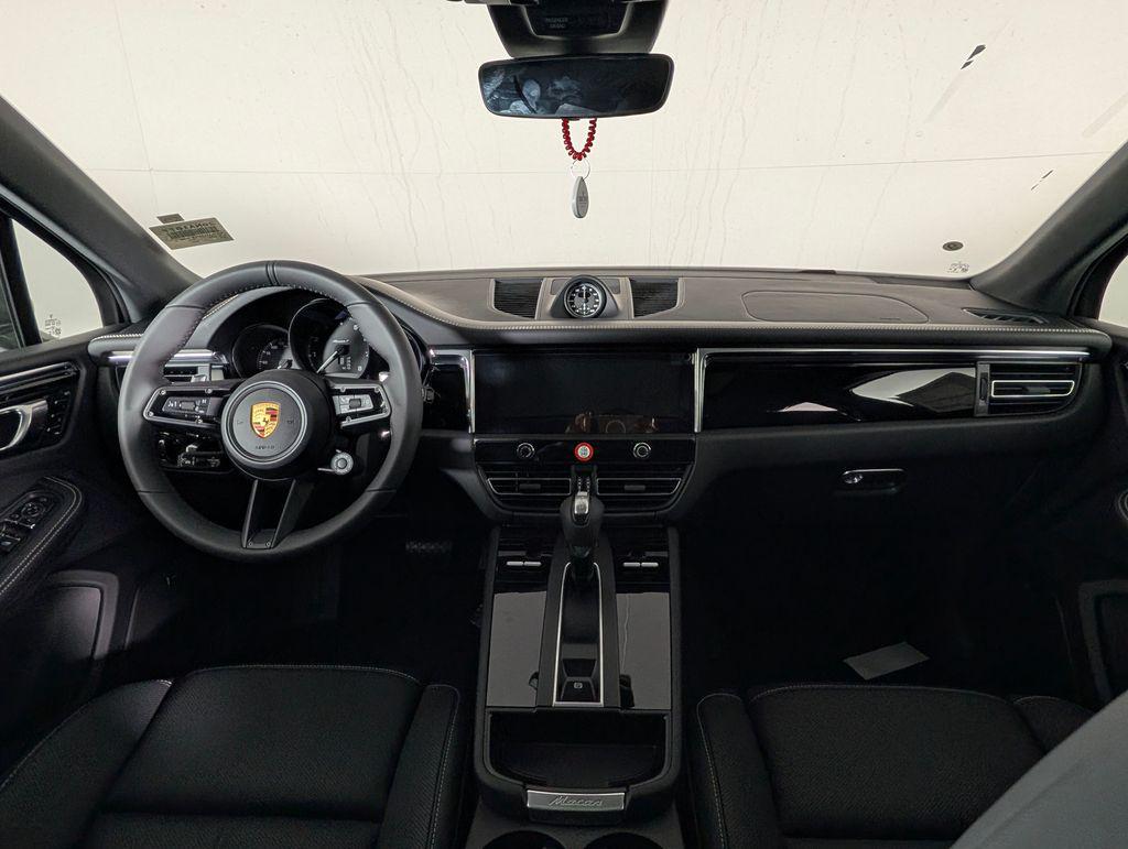 2026 Porsche MACAN T — миниатюра 20