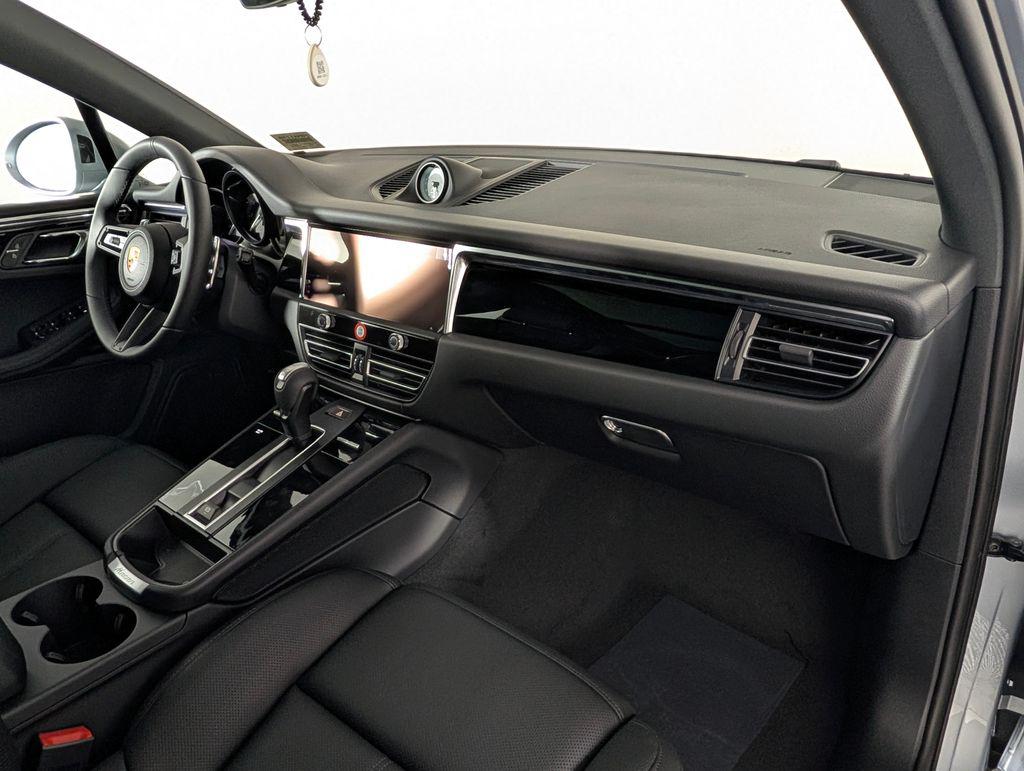 صورة مصغرة 18 لـ 2026 Porsche MACAN