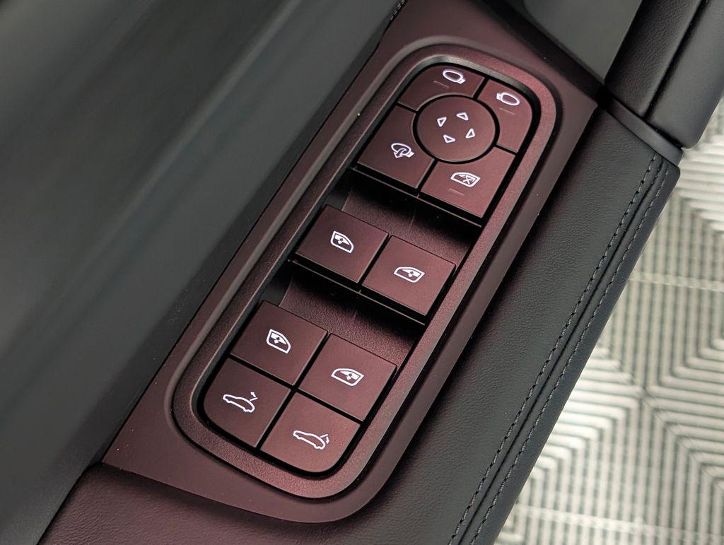 2026 Porsche CAYENNE GTS — миниатюра 27