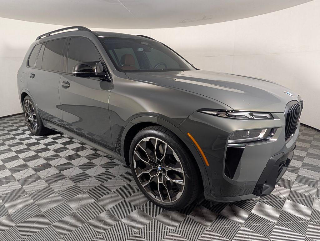 صورة 9 لـ 2025 BMW X7 M60I