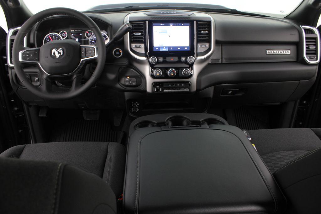صورة 9 لـ 2026 RAM 2500 BIG HORN CREW CAB 4X4 6'4' BOX