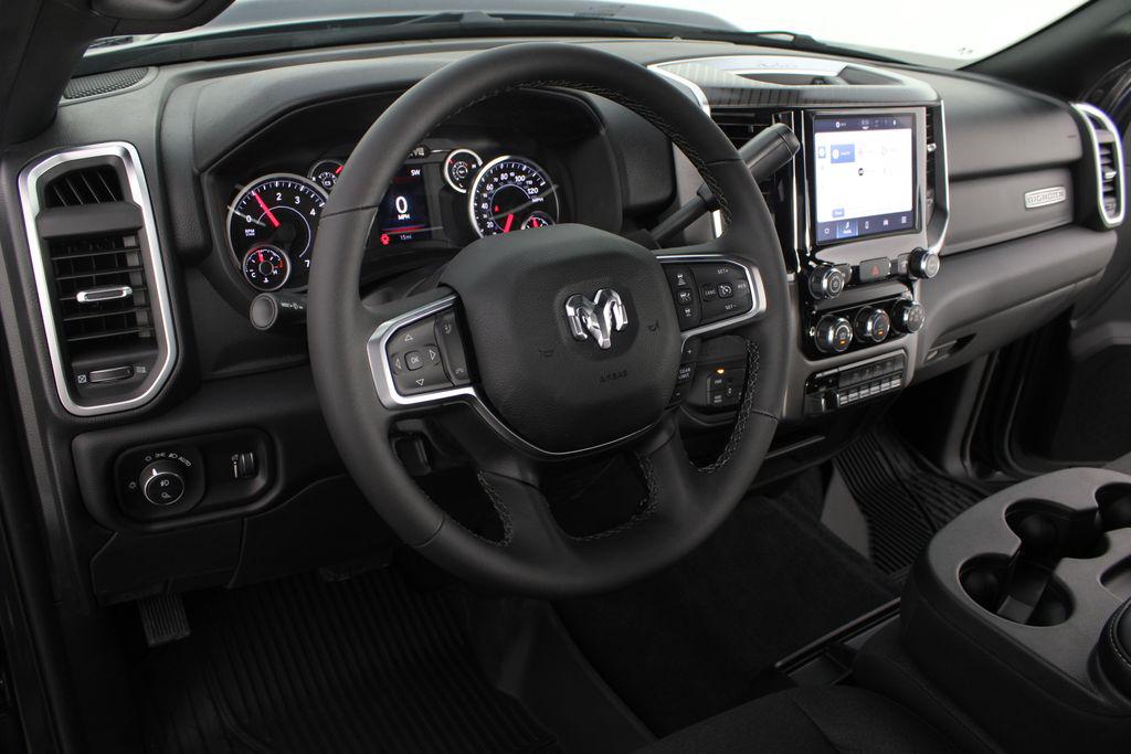 صورة 8 لـ 2026 RAM 2500 BIG HORN CREW CAB 4X4 6'4' BOX