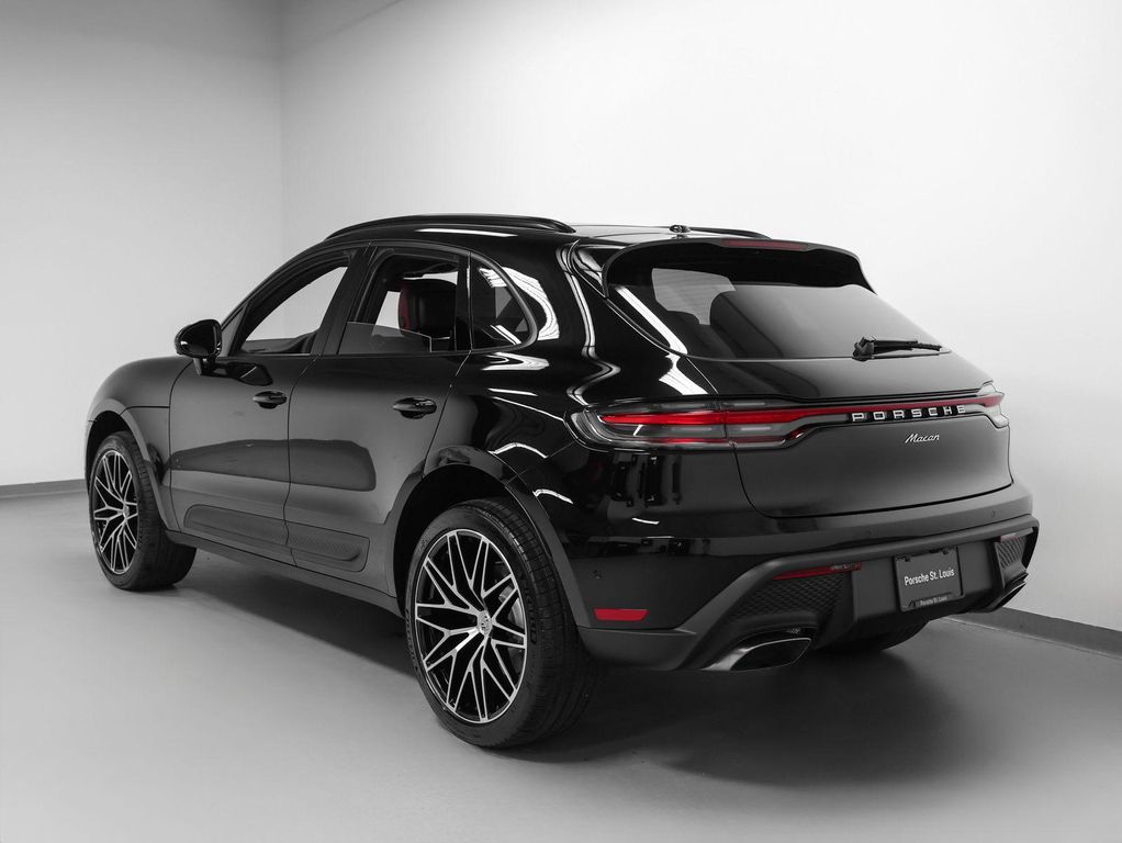 2026 Porsche MACAN — фото 3
