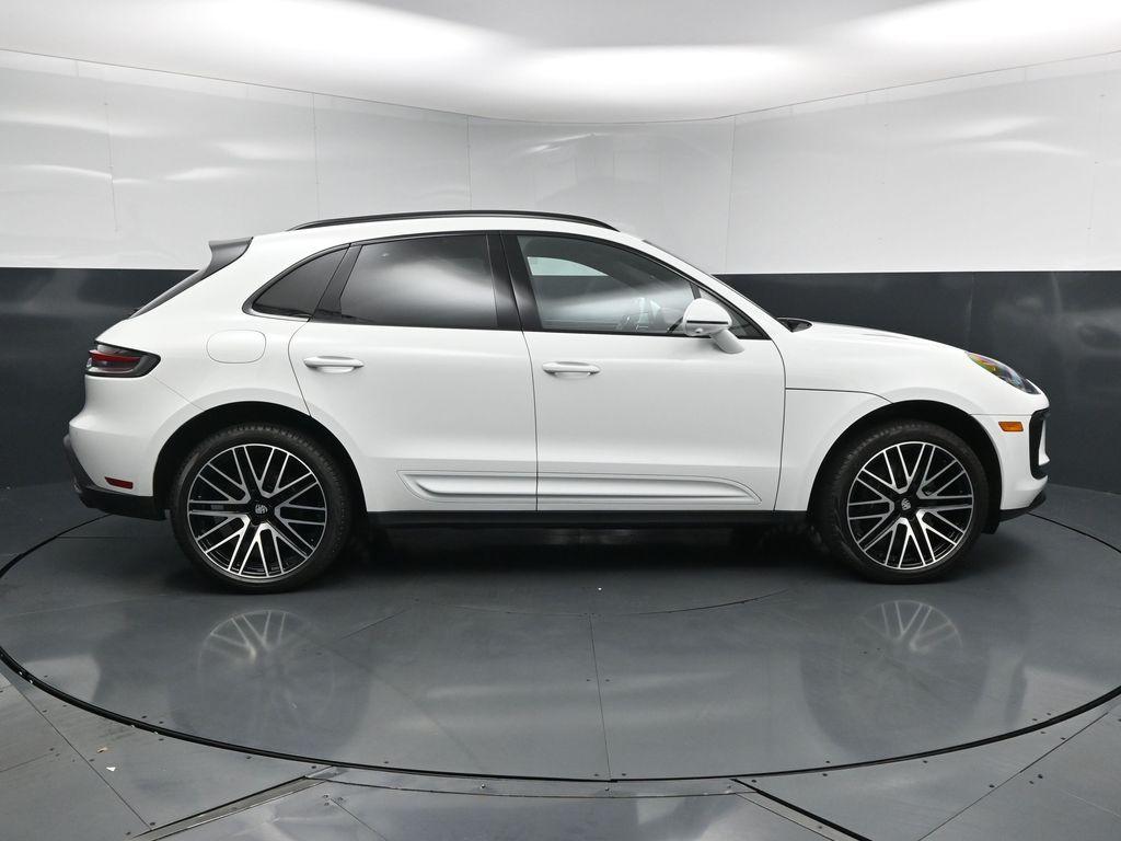 2025 Porsche MACAN — миниатюра 11