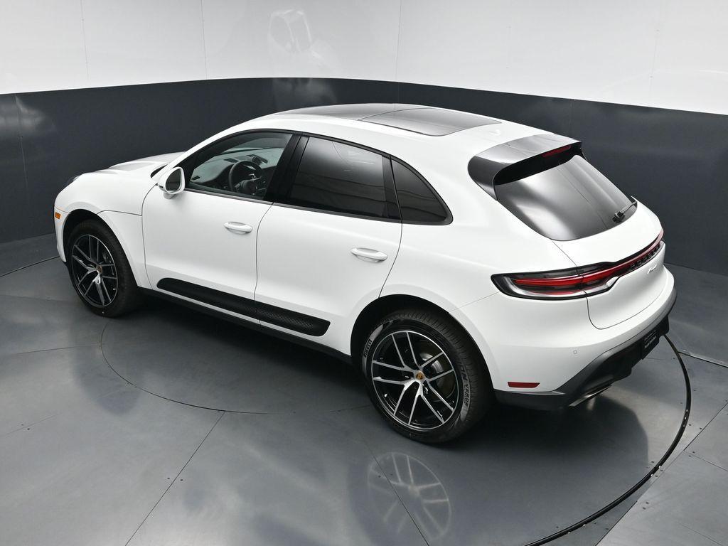 2026 Porsche MACAN BASE — миниатюра 18