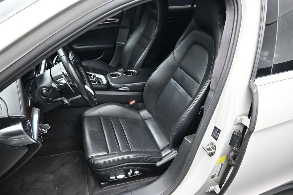 صورة 6 لـ 2020 Porsche PANAMERA TURBO