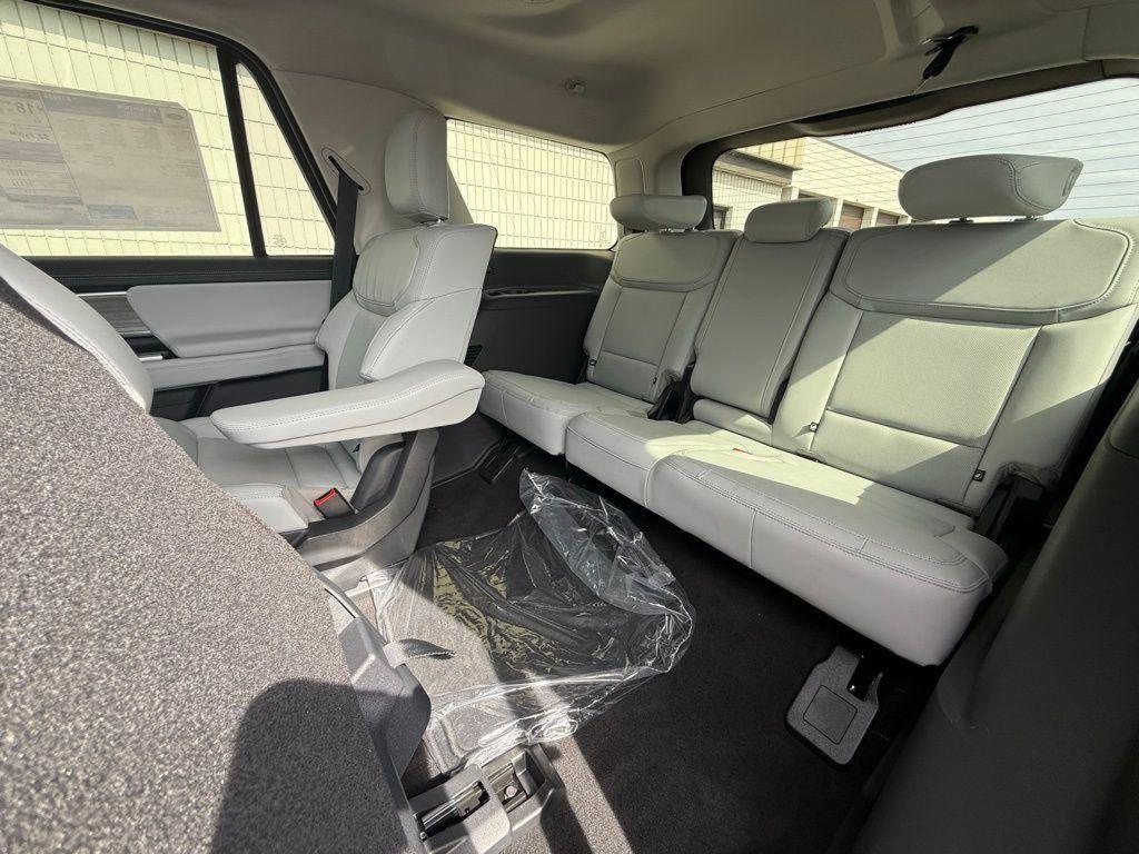 2026 FORD EXPEDITION PLATINUM — миниатюра 27