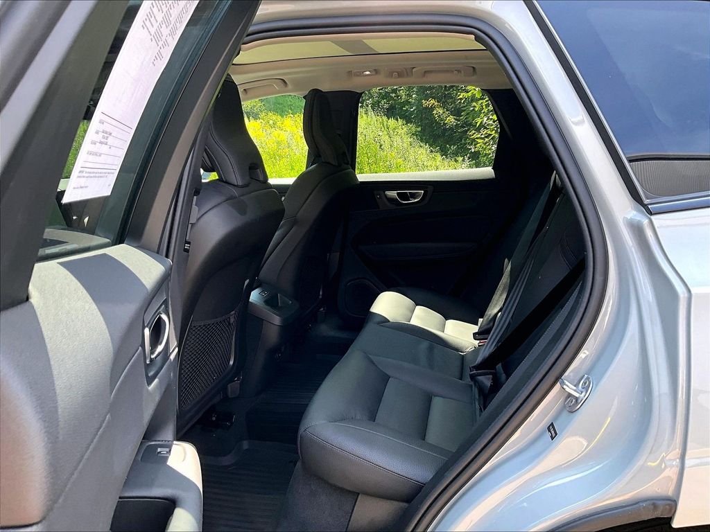 2024 Volvo XC60 B5 PLUS DARK THEME 照片 8