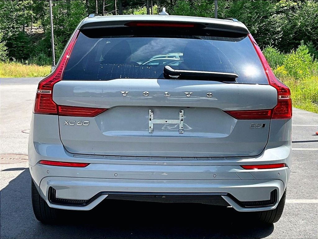 2024 Volvo XC60 B5 PLUS DARK THEME 照片 5