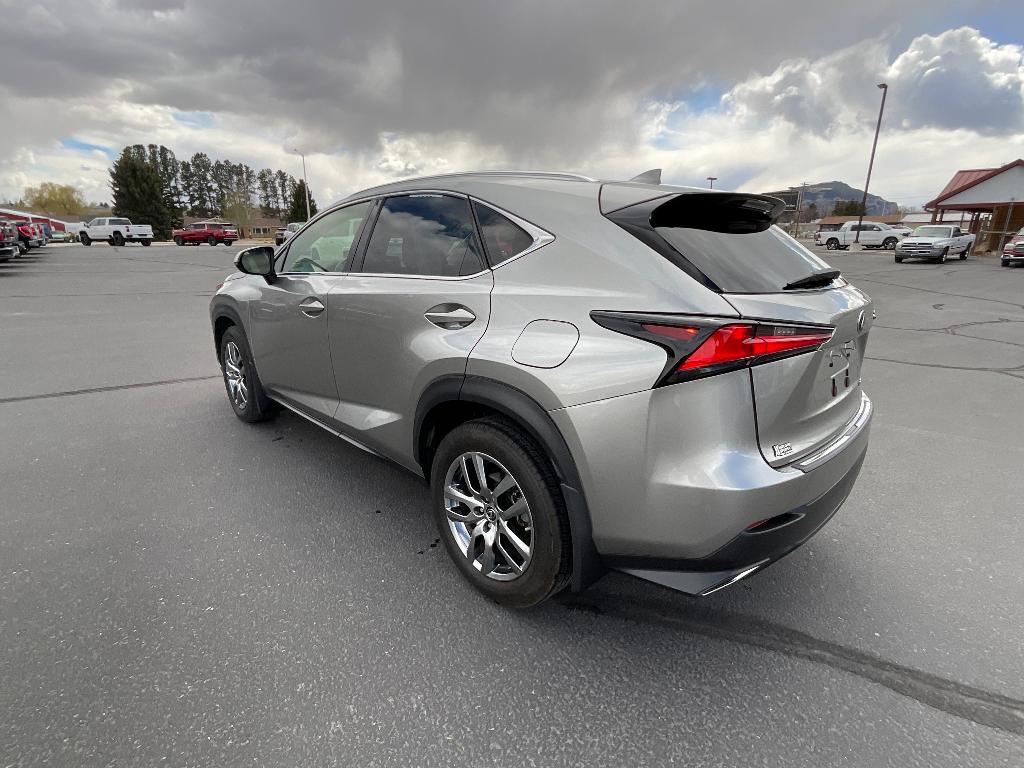 صورة 7 لـ 2021 Lexus NX 300 BASE