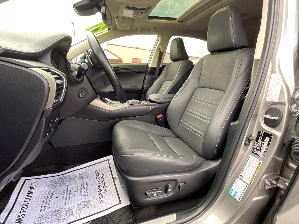 صورة 10 لـ 2021 Lexus NX 300 BASE