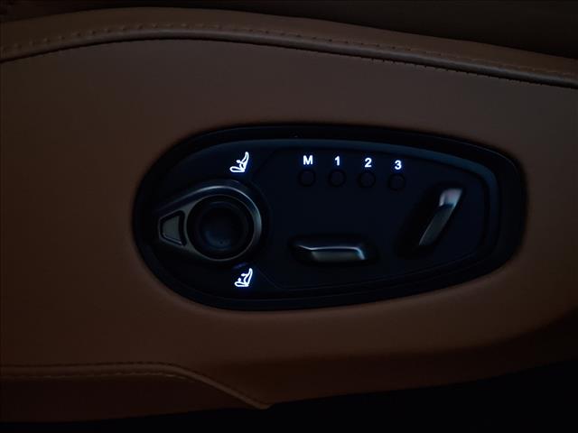 2022 Aston Martin DBX — миниатюра 18