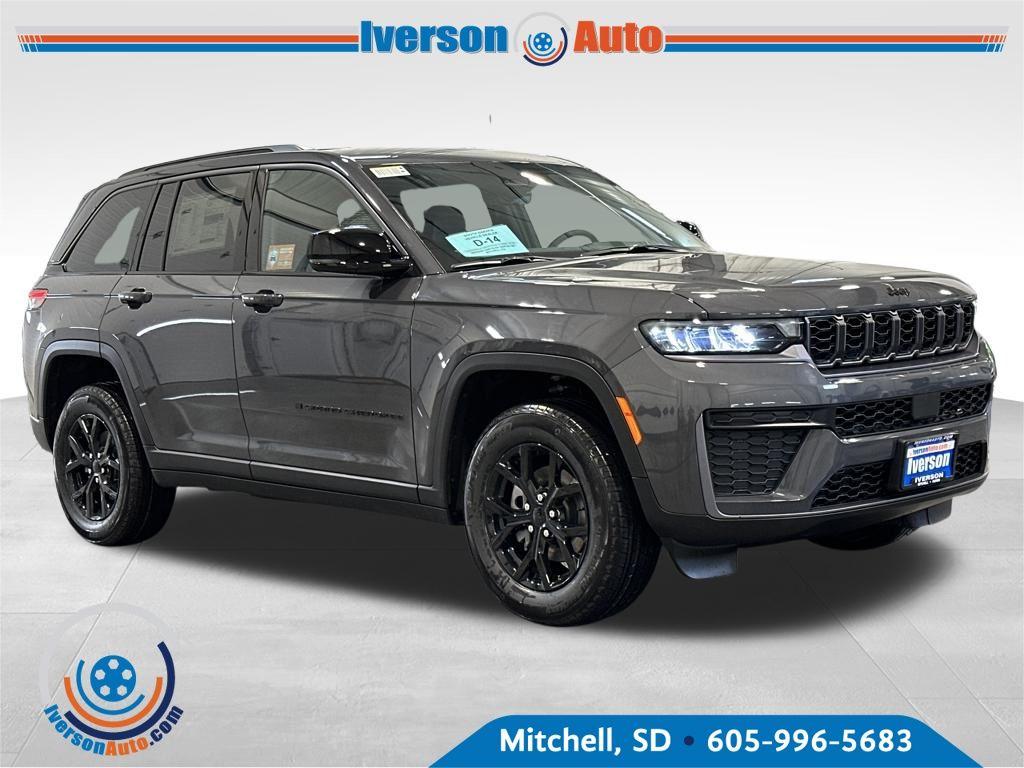 New 2026 Jeep Grand Cherokee Laredo
