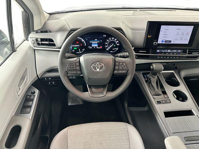TOYOTA SIENNA - 10