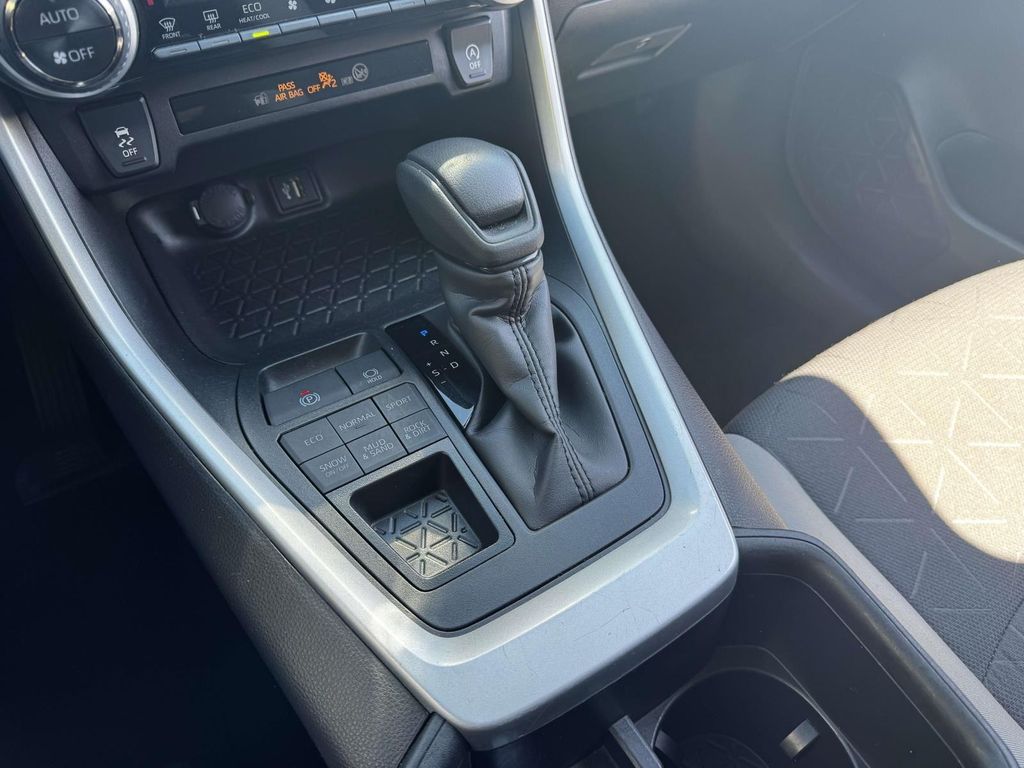 2025 Toyota RAV4 XLE 缩略图 29