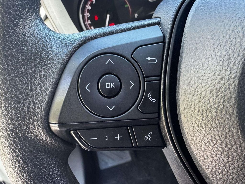 2025 Toyota RAV4 XLE 缩略图 20
