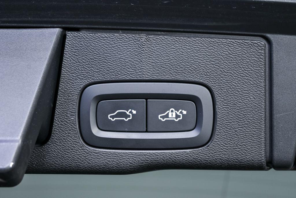 صورة مصغرة 33 لـ 2024 Volvo XC60 B5 ULTIMATE DARK THEME