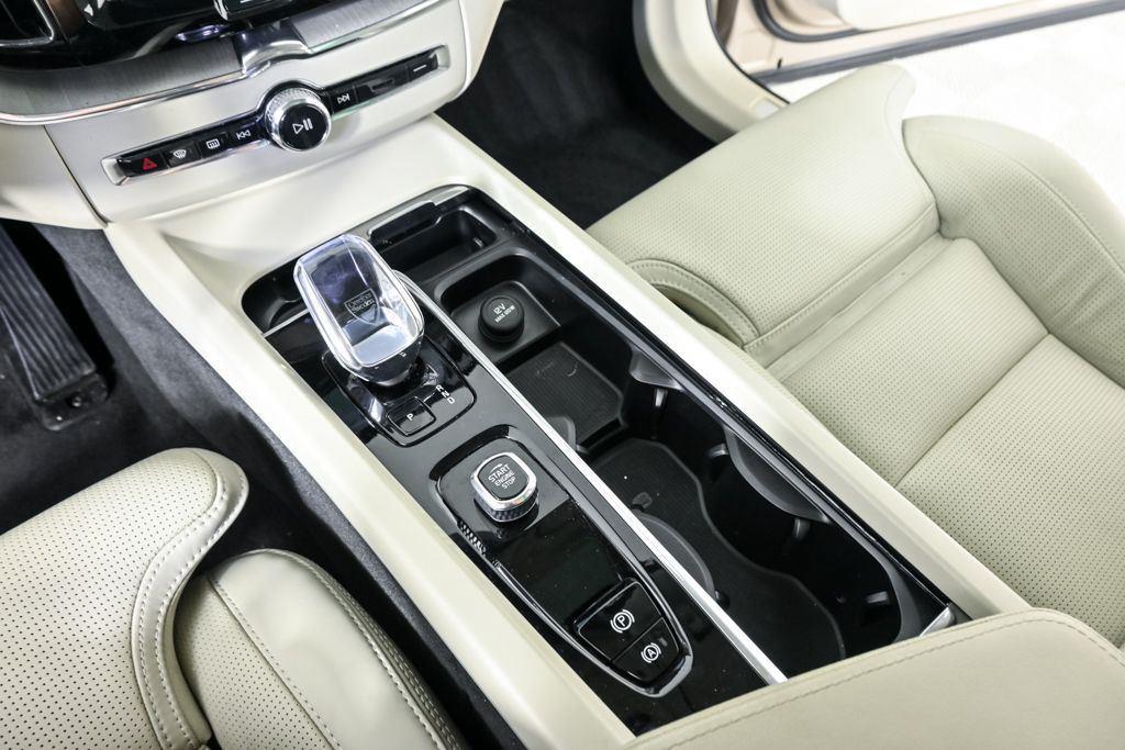 2024 Volvo XC60 B5 ULTIMATE DARK THEME 缩略图 19