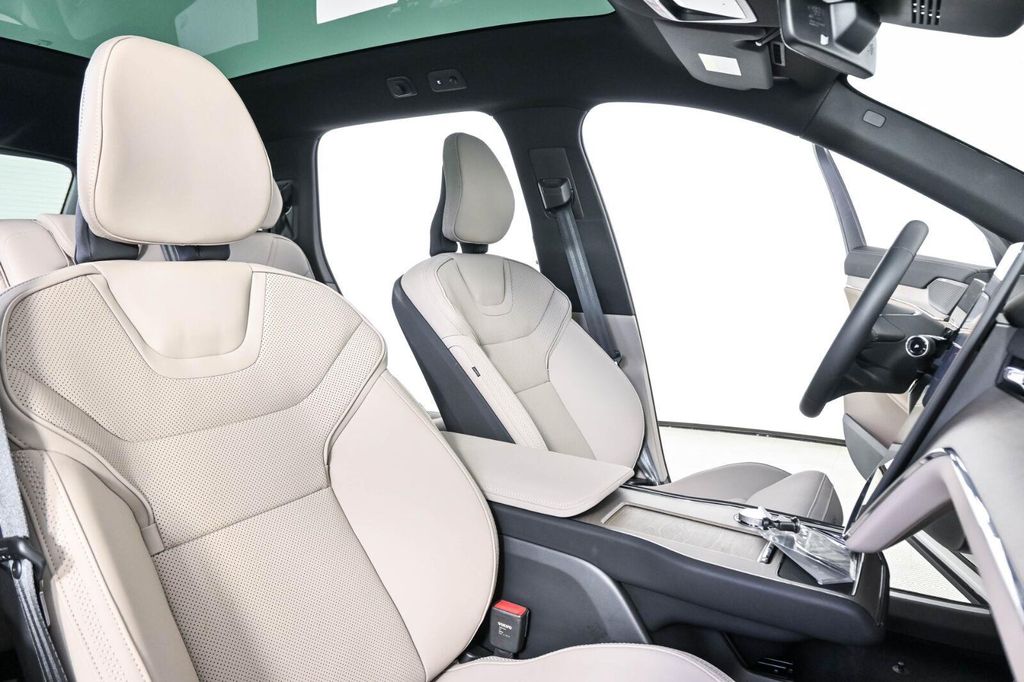 صورة مصغرة 23 لـ 2025 Volvo EX90 ULTRA, TWIN MOTOR, FULLY ELECTRIC, 7 SEATS