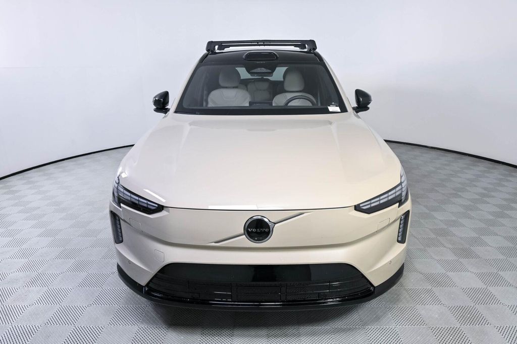 صورة مصغرة 34 لـ 2025 Volvo EX90 ULTRA, TWIN MOTOR, FULLY ELECTRIC, 7 SEATS