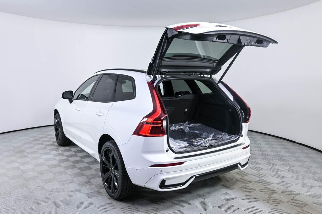 2026 Volvo XC60 B5 ULTRA BLACK EDITION 缩略图 32