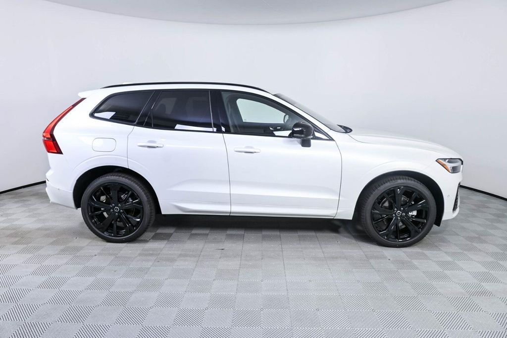 2026 Volvo XC60 B5 ULTRA BLACK EDITION 缩略图 27