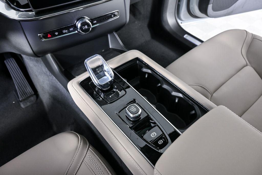 2026 Volvo XC90 PLUS, B6 AWD GAS (MILD HYBRID), GASOLINE, BRI — миниатюра 17