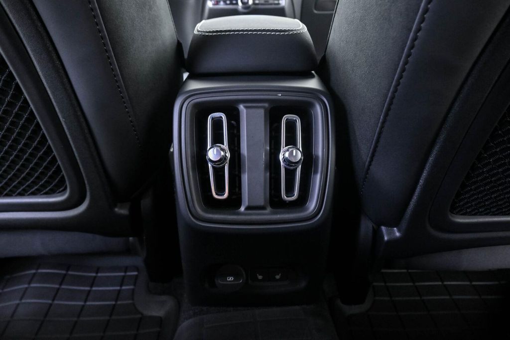 2023 Volvo C40 RECHARGE PURE ELECTRIC TWIN ULTIMATE — миниатюра 19