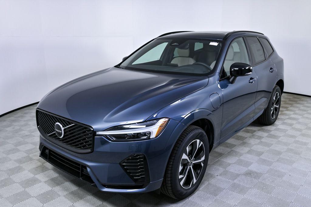 New 2026 Volvo XC60 Plug-In Hybrid Core, T8 AWD Electric/Gasoline, Dark
