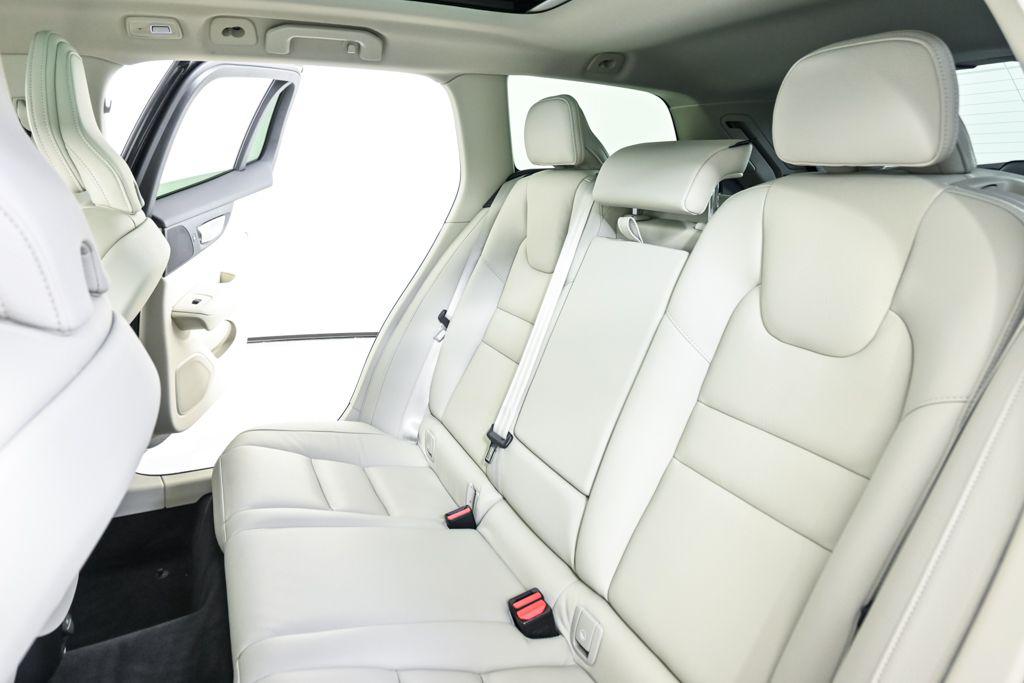 2025 Volvo V60 CROSS COUNTRY PLUS, B5 AWD GAS (MILD HYBRID) 缩略图 22