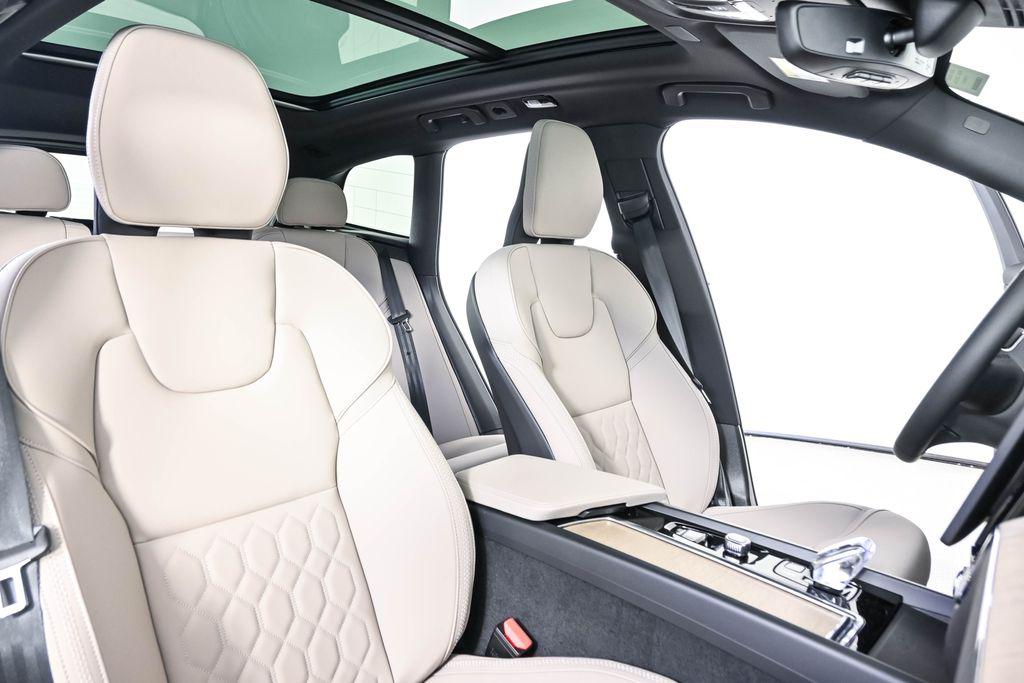2026 Volvo XC60 B5 PLUS — миниатюра 21