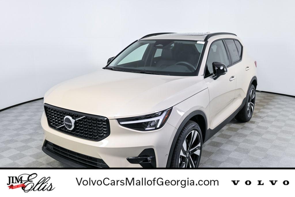 New 2026 Volvo XC40 Plus, B4 FWD Gas (mild hybrid), Dark