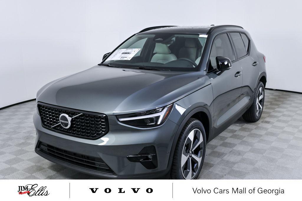 New 2026 Volvo XC40 Plus, B5 AWD Gas (mild hybrid), Dark